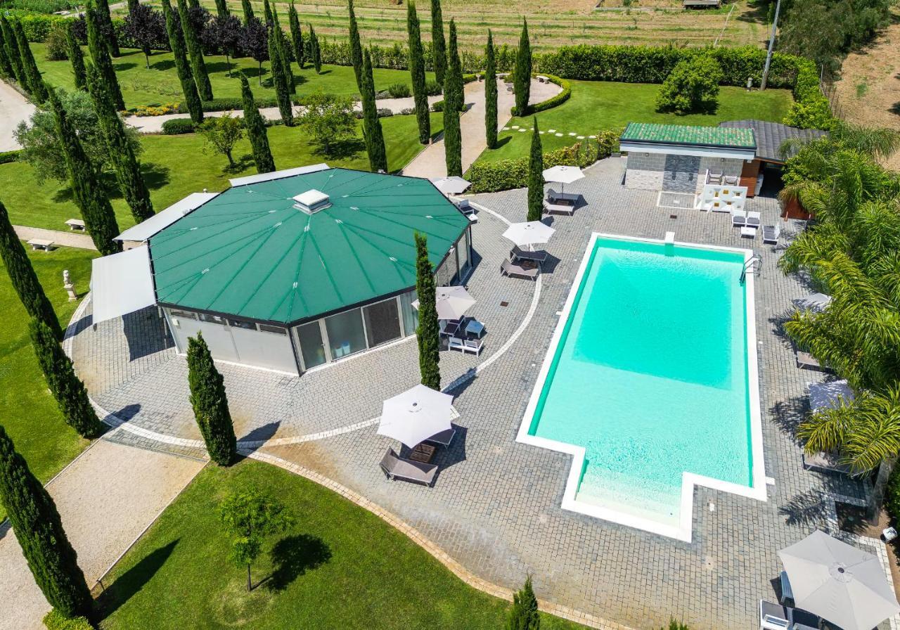 Casale Delle Ronde B&B Latina Bagian luar foto